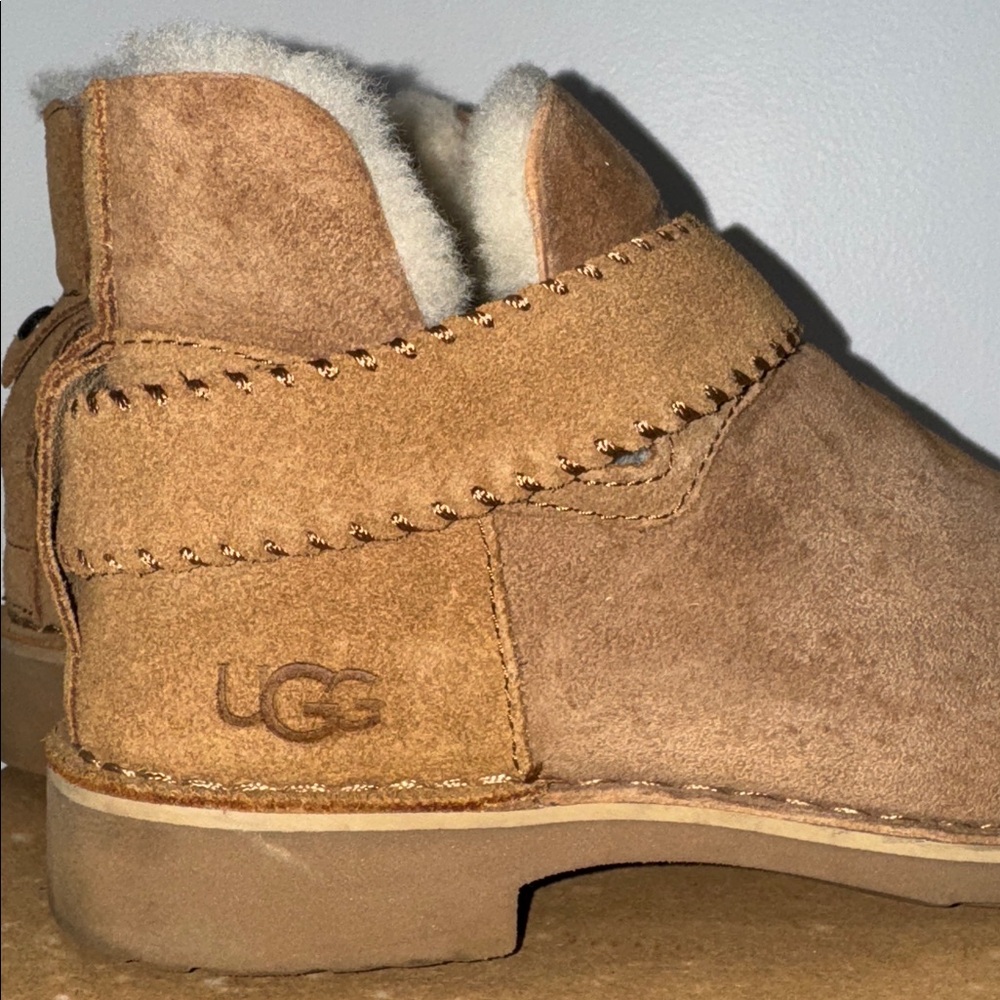UGG W MCKAY Tan Suede Boots - Picture 6 of 8